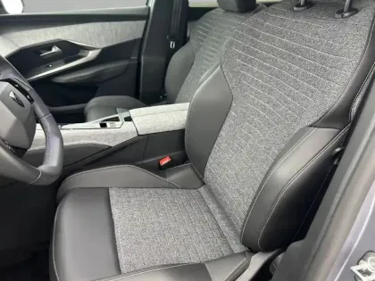 Photo 30 Peugeot 3008  Hybrid 136 e-DCS6