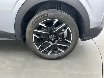 Photo 32 Peugeot 3008  Hybrid 136 e-DCS6