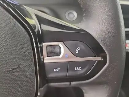 Photo 48 Peugeot 208  PureTech 100 S&S BVM6