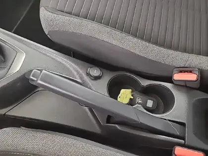 Photo 47 Peugeot 208  PureTech 100 S&S BVM6