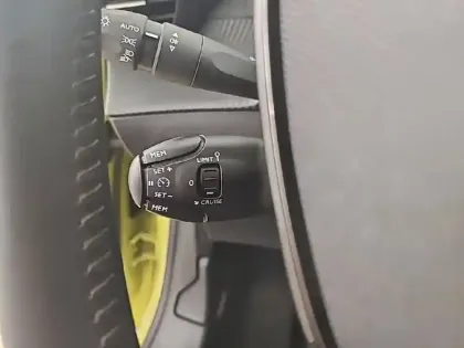 Photo 50 Peugeot 208  PureTech 100 S&S BVM6