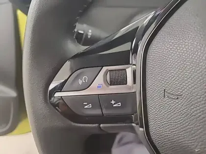 Photo 49 Peugeot 208  PureTech 100 S&S BVM6