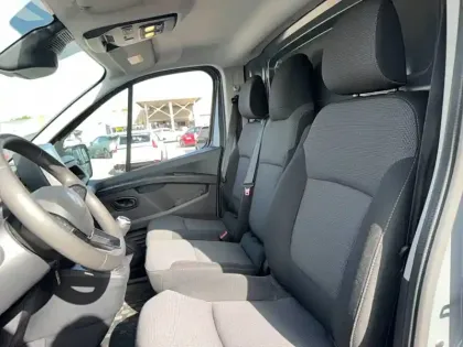 Photo 32 Renault Trafic  FG BLUE DCI 150 L2H2 3T GSR2