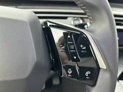 Photo 47 Peugeot 3008  Hybrid 145 e-DCS6