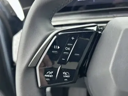 Photo 46 Peugeot 3008  Hybrid 145 e-DCS6