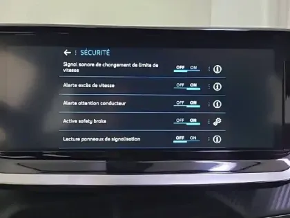Photo 26 Peugeot 2008  PureTech 100 S&S BVM6