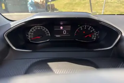 Photo 15 Peugeot 208  PureTech 100 S&S BVM6