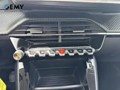 Photo 16 Peugeot 208  PureTech 75 S&S BVM5