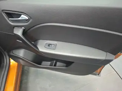 Photo 24 Renault Captur  E-Tech 145 - 21