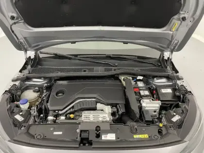 Photo 40 Peugeot 208  Hybrid 136 e-DCS6
