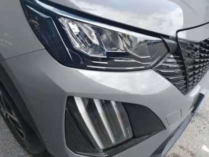 Photo 15 Peugeot 2008  PureTech 100 S&S BVM6