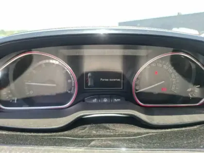 Photo 9 Peugeot 2008  PureTech 130ch S&S BVM6