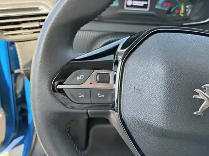 Photo 24 Peugeot 208  Electrique 50 kWh 136ch