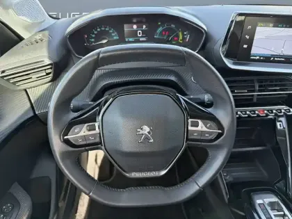 Photo 15 Peugeot 208  Electrique 50 kWh 136ch
