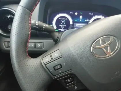 Photo 33 Toyota C-HR  Hybride 200