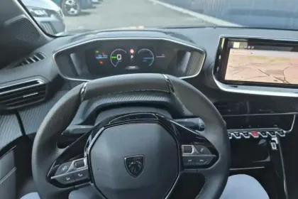 Photo 42 Peugeot 208  Electrique 50 kWh 136ch