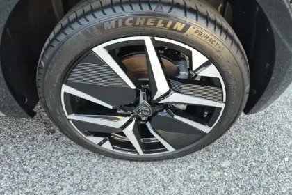 Photo 39 Peugeot 208  Electrique 50 kWh 136ch