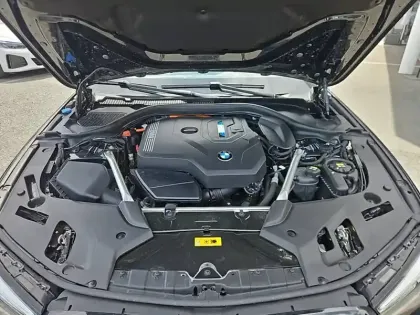 Photo 12 BMW Serie 5 Touring 530e TwinPower Turbo xDrive 292 ch BVA8