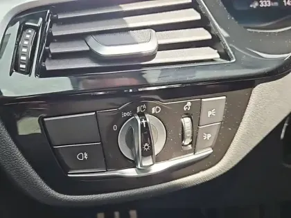 Photo 17 BMW Serie 5 Touring 530e TwinPower Turbo xDrive 292 ch BVA8