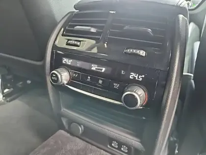 Photo 40 BMW Serie 5 Touring 530e TwinPower Turbo xDrive 292 ch BVA8