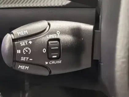 Photo 25 Peugeot 208  Electrique 156ch 54 kWh