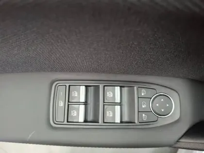 Photo 35 Renault Symbioz  E-Tech full hybrid 145