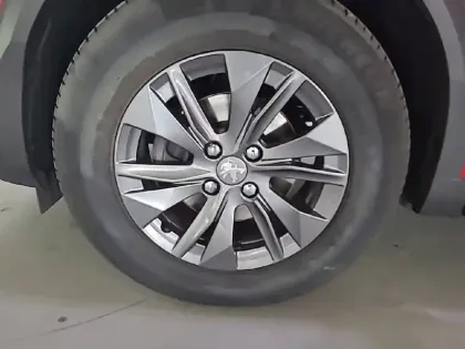 Photo 42 Peugeot 2008  PureTech 130 S&S EAT8