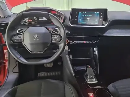Photo 37 Peugeot 2008  PureTech 130 S&S EAT8
