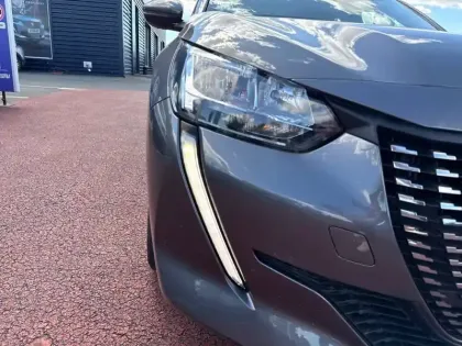 Photo 15 Peugeot 208  PureTech 100 S&S BVM6