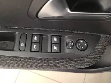 Photo 49 Peugeot 208  PureTech 75 S&S BVM5