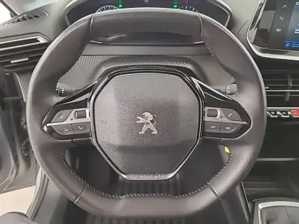 Photo 31 Peugeot 208  PureTech 75 S&S BVM5