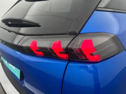Photo 38 Peugeot 2008  PureTech 130 S&S EAT8
