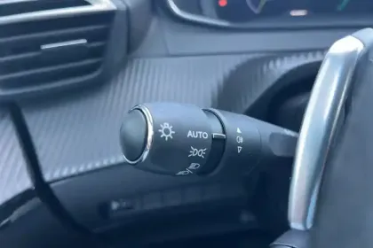 Photo 22 Peugeot 208  Hybrid 100 e-DCS6