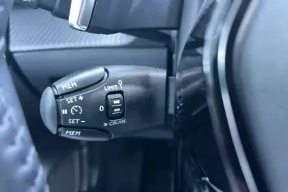 Photo 21 Peugeot 208  Hybrid 100 e-DCS6