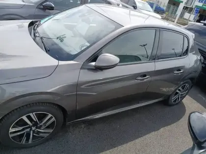 Photo 7 Peugeot 208  PureTech 100 S&S BVM6