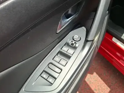 Photo 14 Peugeot 308  PHEV 180 e-EAT8