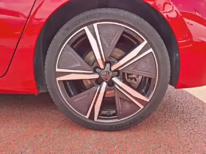 Photo 12 Peugeot 308  PHEV 180 e-EAT8