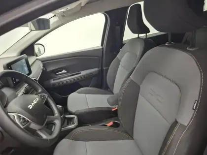 Photo 40 Dacia Jogger  Hybrid 140 7 places GSR2
