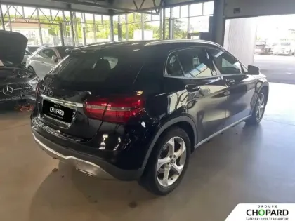 Photo 26 Mercedes GLA  180 7-G DCT