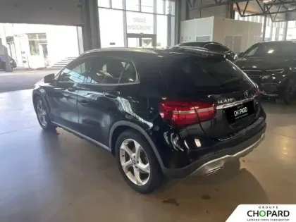 Photo 30 Mercedes GLA  180 7-G DCT