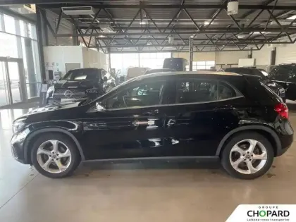 Photo 32 Mercedes GLA  180 7-G DCT