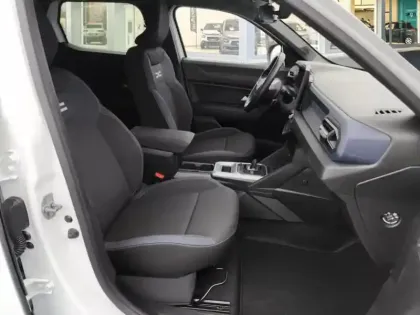 Photo 8 Dacia Duster  Hybrid 140 Journey