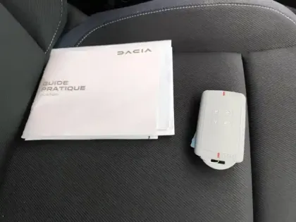 Photo 15 Dacia Duster  Hybrid 140 Journey