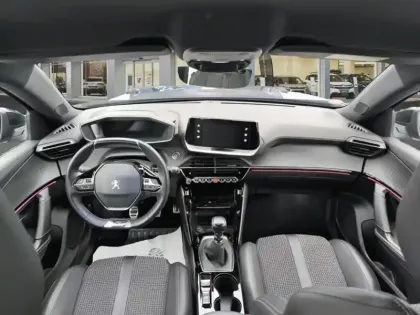 Photo 9 Peugeot 2008  PureTech 130 S&S BVM6 GT