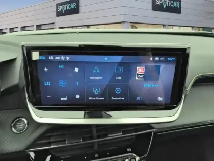 Photo 10 Peugeot 2008  Hybrid 145 e-DCS6 GT