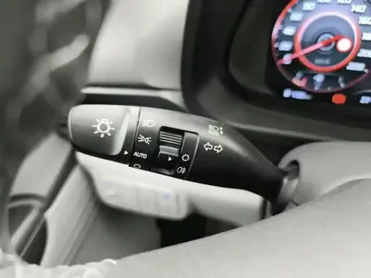 Photo 17 Hyundai Bayon  1.0 T-GDi 100 Hybrid 48V Creative