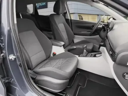 Photo 8 Hyundai Bayon  1.0 T-GDi 100 Hybrid 48V Creative