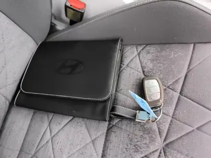 Photo 15 Hyundai Bayon  1.0 T-GDi 100 Hybrid 48V Creative