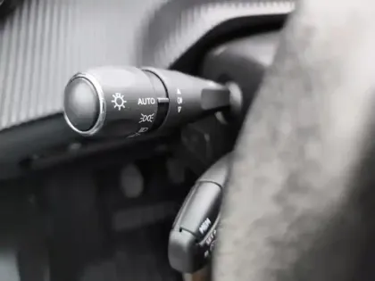 Photo 17 Peugeot 208  PureTech 100 S&S BVM6 Allure