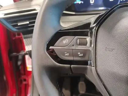 Photo 18 Peugeot 2008  PureTech 100 S&S BVM6 Allure